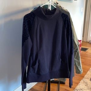 Lululemon pullover scuba
